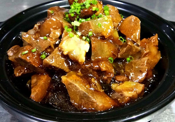 酸菜燉牛腩